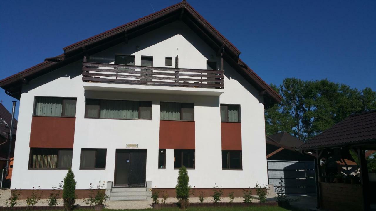 Rosenville Rîşnov Εξωτερικό φωτογραφία