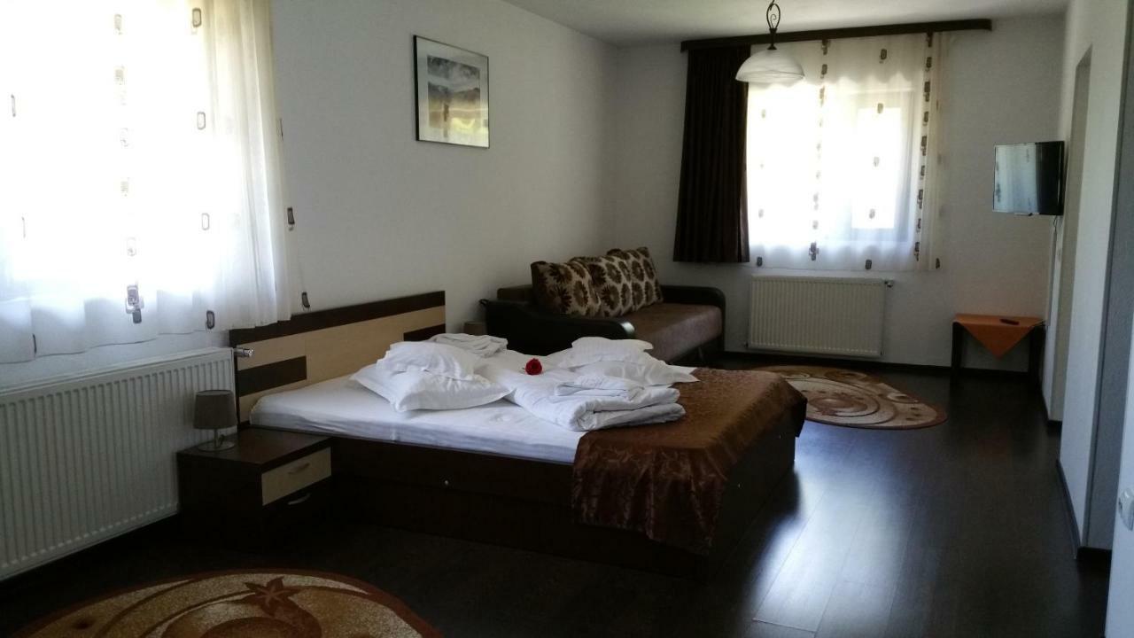 Rosenville Rîşnov Εξωτερικό φωτογραφία
